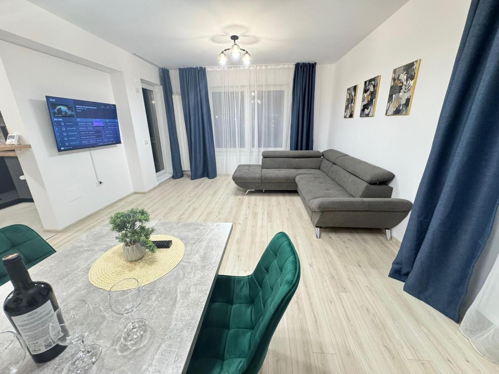Coresi Mall Area Studios & Apartments By Glam Brašov Exteriér fotografie
